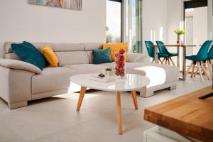 Luxury villa with a swimming pool Rat, Omis - 21548