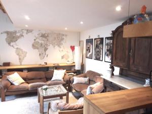 Unique, homey apartment with free parking in central Budapest