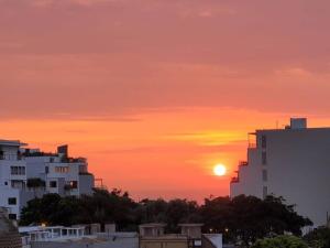 Moderno departamento cerca al malecón