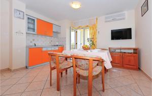 Amazing Apartment In Vodice With 2 Bedrooms And Wifi