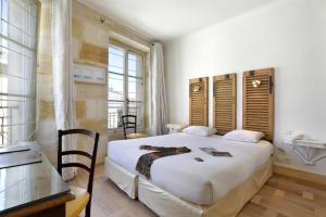 Hotels Hotel La Tour Intendance : photos des chambres