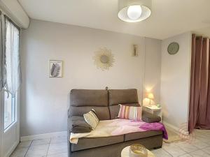 Studio avec balcon - Wifi et animaux acceptés - FR-1-451-197