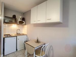 Studio avec balcon - Wifi et animaux acceptés - FR-1-451-197