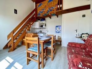 Appartements Appartement Dolus-d'Oleron, 2 pieces, 4 personnes - FR-1-246A-263 : photos des chambres