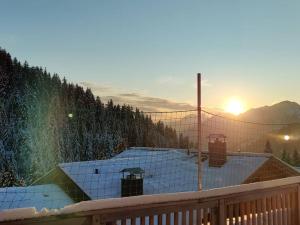 Appartement avec Terrasse, Jardin et Piscine Chauffée à Crest-Voland - 6 Pers. - FR-1-733-136