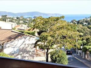 Studio mezzanine avec piscine, parking - 4 pers - Cavalaire - FR-1-226B-166