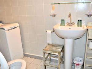 Studio mezzanine avec piscine, parking - 4 pers - Cavalaire - FR-1-226B-166