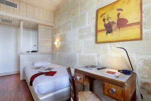 Hotels Hotel La Tour Intendance : photos des chambres