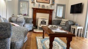 Cherry Blossom Cottage-with country charm and spa