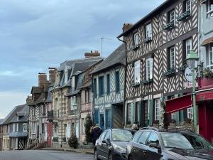 La petite maison dans la vallée d Auge