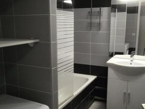 Appartements Residence Rond-point-pistes Ii - Maxi studio centre station et pieds des pistes a Orcieres Merlette - Alpes du Sud MAE-7514 : photos des chambres
