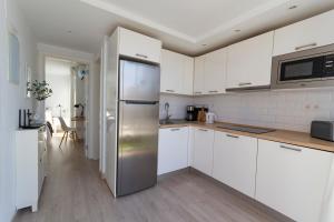 Cozy and sea views private terrace apartment