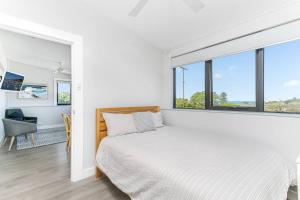 Nicely located three bedroom apartment in Bondi Beach.