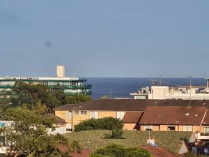 Nicely located three bedroom apartment in Bondi Beach.