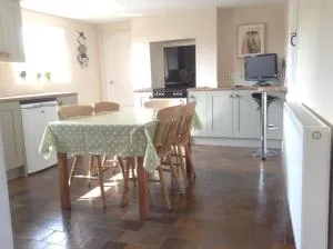 Lynn Cottage, Newport - Newport