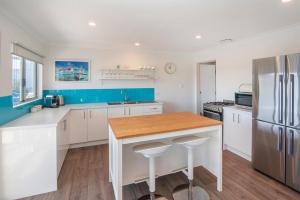 Gracetown Beach House - relaxing beachside holiday