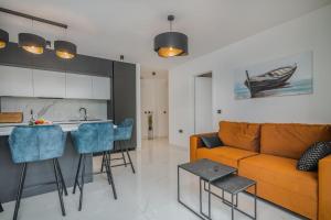 AK lux apartment with private pool 