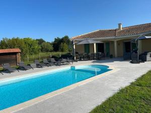 Villas jolie maison au calme avec piscine chauffee : photos des chambres