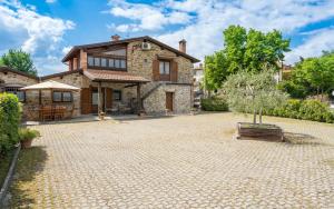 villa Emilia Tuscan stone