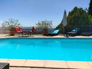 T2 de la Bastide Rouge vue exceptionnelle (180°) sur Aix domaine privé T2 indépendant de 37 m2 avec terrasse exposée plein sud Piscine 10 X 5 - 普罗旺斯艾克斯