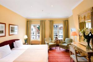 Comfort Double Room with Canal View room in Martin's Relais
