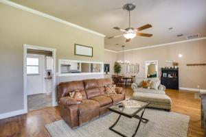Charming Oklahoma Escape Near Beaches and Golfing!