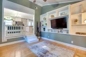 Southern Escape in Guyton Private Yard and Hot Tub!