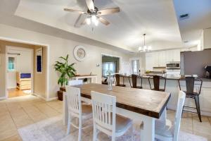 Southern Escape in Guyton Private Yard and Hot Tub!