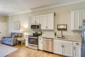 Swim, Golf and Bowl - Loretto Vacation Rental Apt!