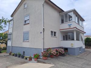 Studio Apartments Maslinik