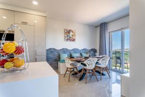 Emerson Plaza stunning 2 bedroom apartment with sea view
