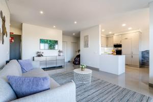 Emerson Plaza stunning 2 bedroom apartment with sea view