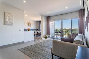 Emerson Plaza stunning 2 bedroom apartment with sea view