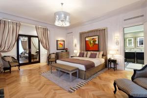 Prestige Suite room in Majestic Hotel Spa - Champs Elysées