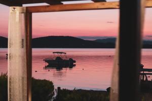 THE GOLDEN HOUR BEACHFRONT COTTAGE