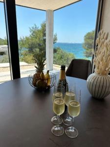 BEACHHOUSE #1 - Buqez Resort