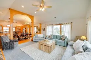 Waterfront Outer Banks Home with Beach Access - Eagleton