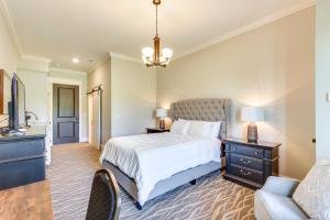 Keestone Studio with Resort Amenities!