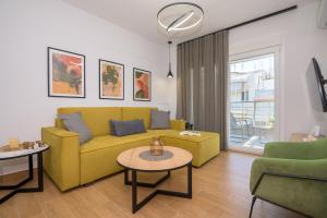 Yellow Lux Central Suite