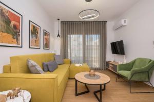 Yellow Lux Central Suite