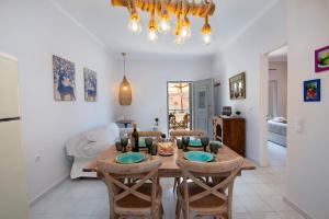 Marilus, Paxos Port House