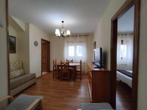 Two-Bedroom Family Apartment room in Apartamentos Altamira