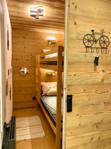 Appartement rénové 2 chambres vue pistes parking privatif