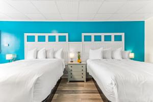 Superior Queen Room with Two Queen Beds room in The Crest - Hampton Beach