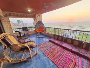 Hotel appartment alexandria sea view free wifi 3 bedrooms 2 toilets 5th floor Bellevue village agami available all year days & 5 heavy blanket available - El-Shaikh Mabrouk