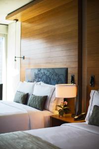 Queen Room with City View room in Renaissance New York Midtown Hotel