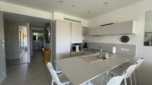 Appartements APPARTEMENT 2 chambres vue mer panoramique, proche Croisette Cannes : photos des chambres