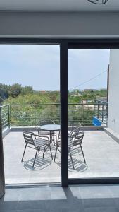 Pagani Green - Luxury Maisonette B3