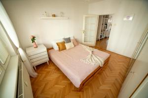 212 - Boho home in PRAGUE next to city center 5 minutes to Wenceslas Square