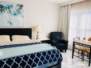 APARTMENT RIGHT ON THE BEACH!